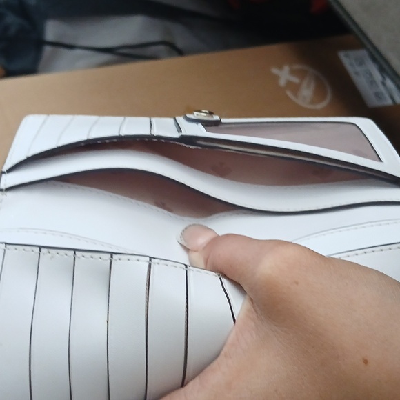 White Kate Spade Snap Wallet - Picture 6 of 11